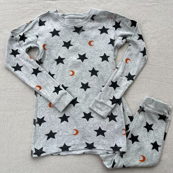 Primary Organic Star Print PJ Top & Pants, Heather Silver/Black Stars, Size 6-7 - Picture 1 of 9